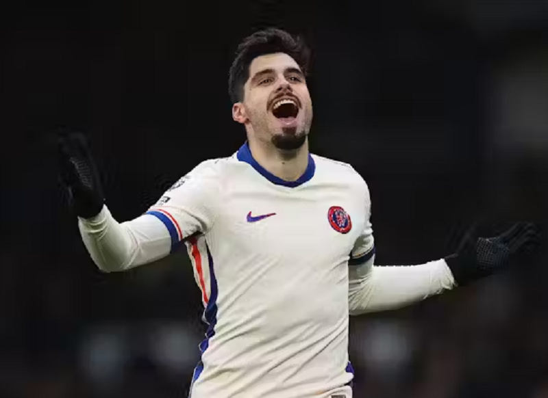 Pedro Neto tỏa sáng giữa ngày Chelsea đánh rơi chiến thắng